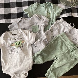 Baby boys 5 Pack Star Wars Baby Yoda Short Sleeves top and bottoms set